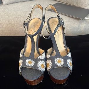 Jessica Simpson daisy heels